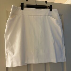Chicos White pull on skort